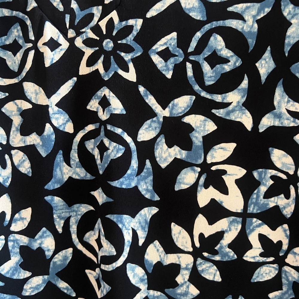 Susan Graver Blue Medallion Print Tunic Top  S Coastal Resort 3/4 Sleeve Blouse - Picture 4 of 6